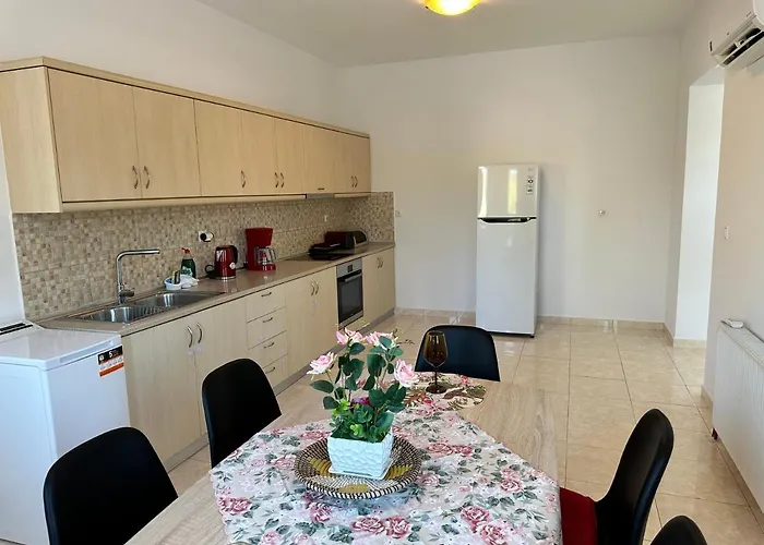 Treditto House - Ground Floor C1 *