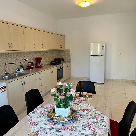 Treditto House - Ground Floor C1 *